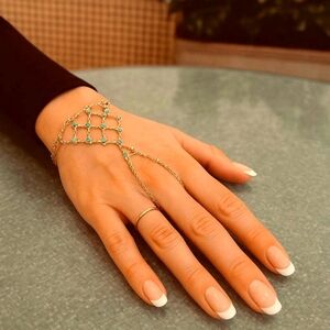 21kgp Dubai Jewelry Elegant Gold and Green Hand Chain Bracelet
